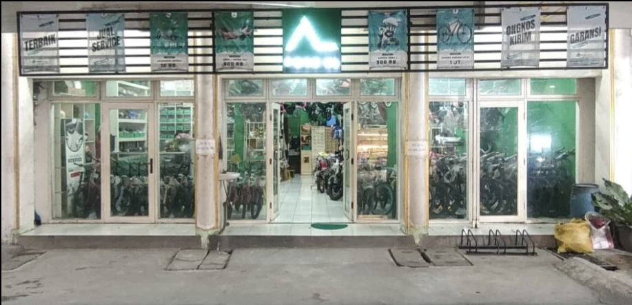Tampak Depan Toko AL